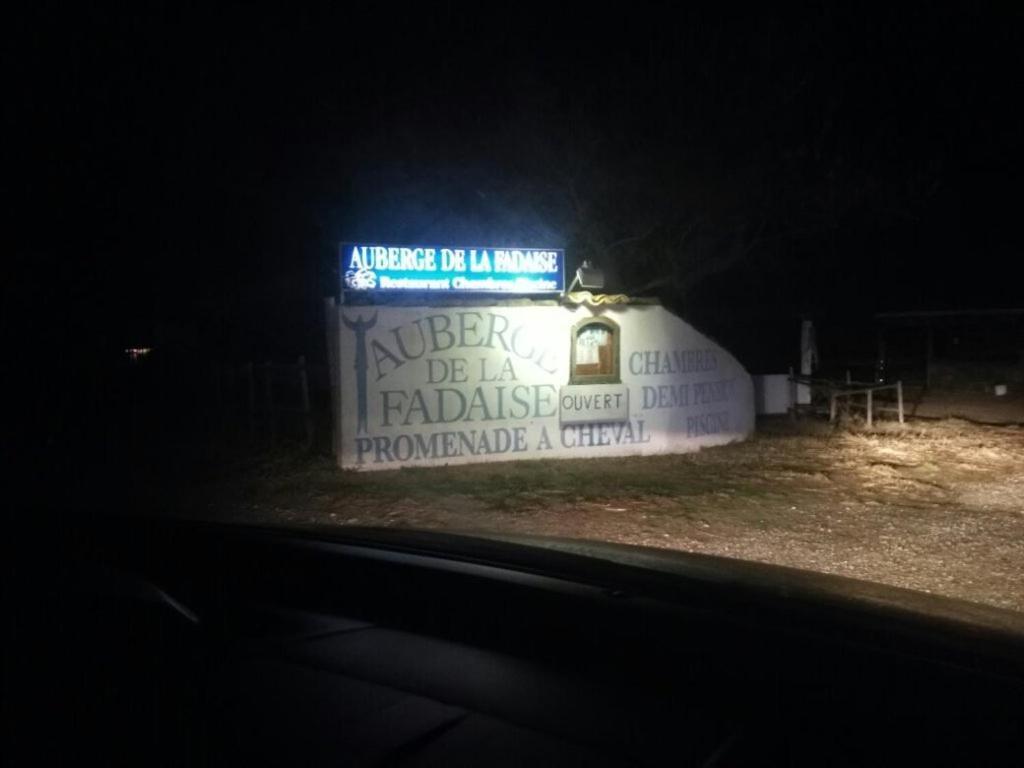 Auberge De La Fadaise Сен Мари де ла Мер Екстериор снимка